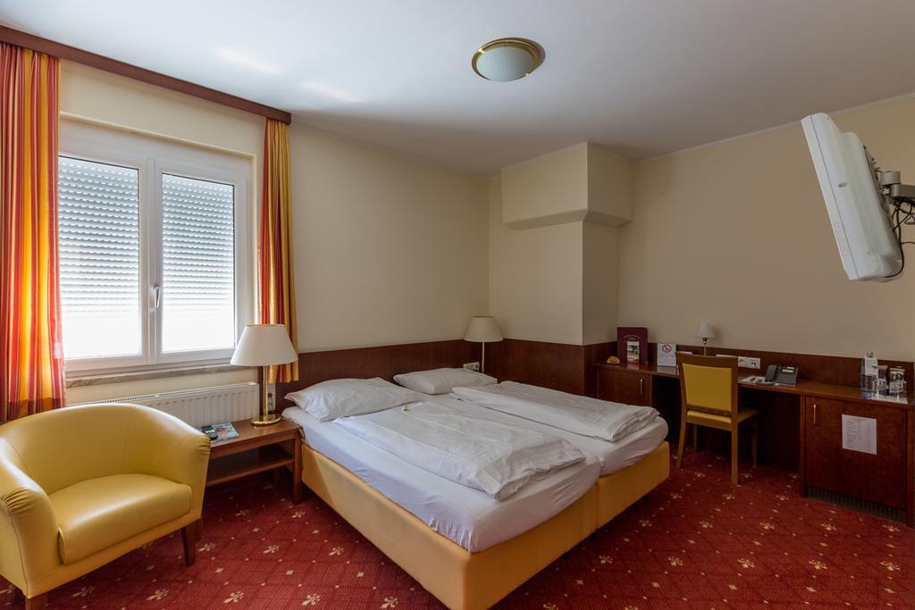 Der Kaiserhof Ried Ried im Innkreis Extérieur photo