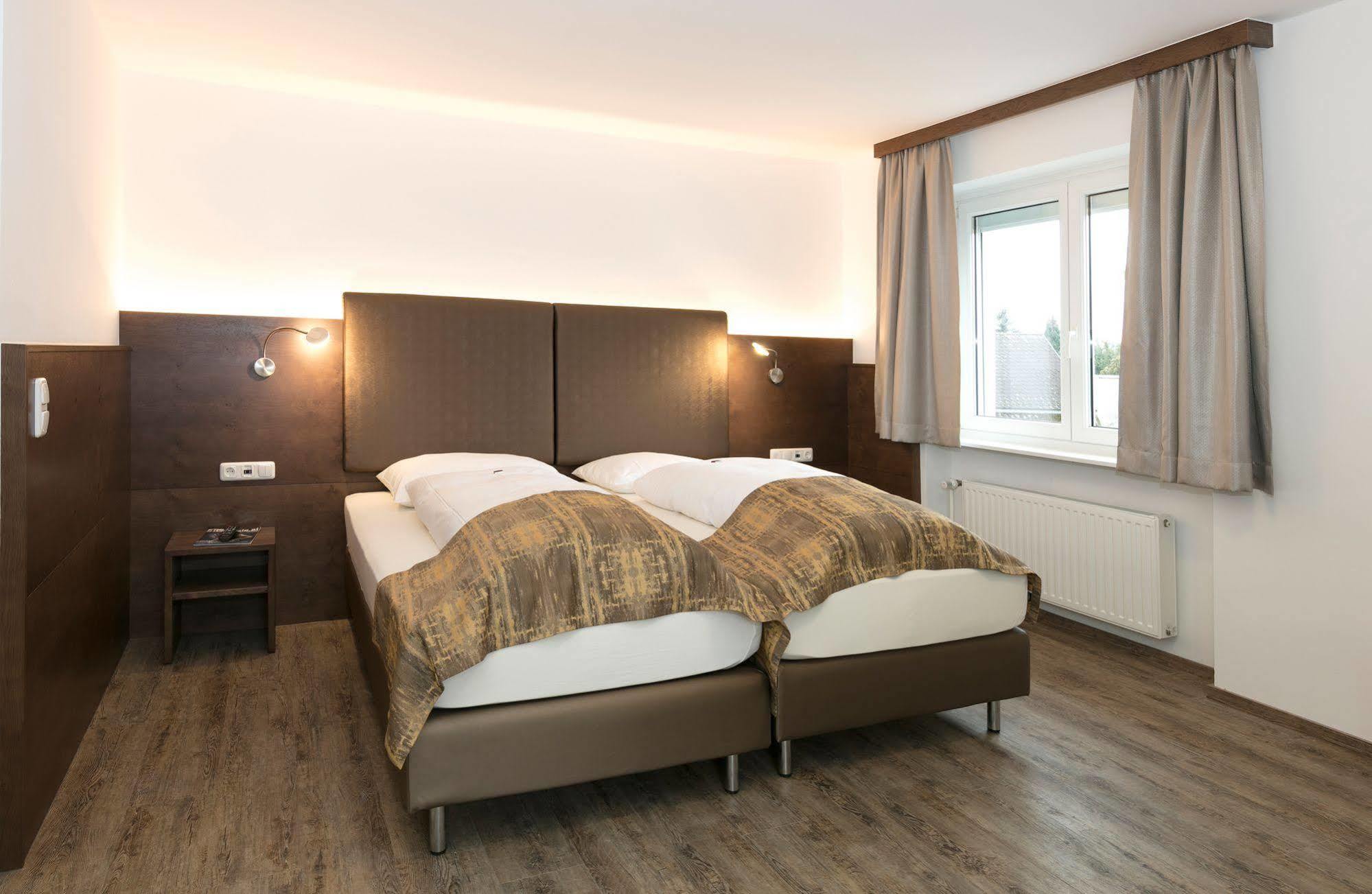 Der Kaiserhof Ried Ried im Innkreis Extérieur photo